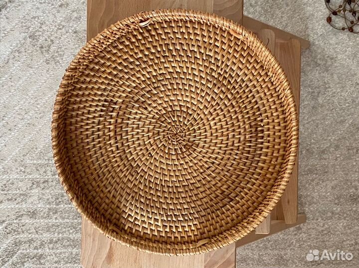 Плетеный поднос из ротанга 35х6 см
