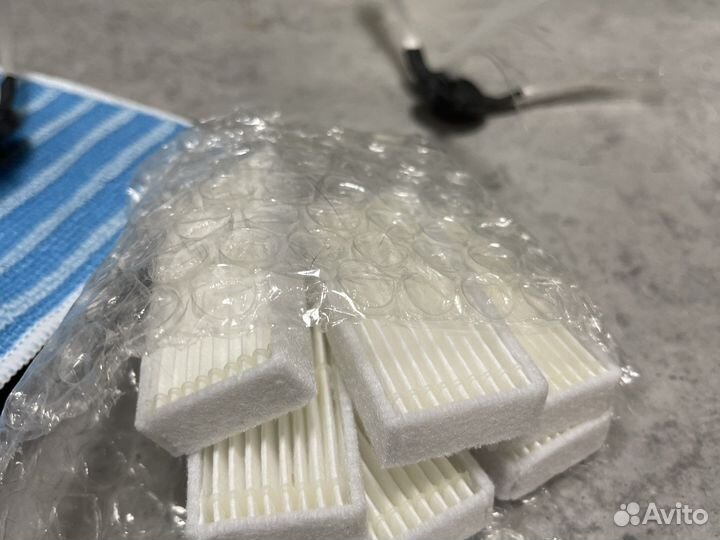 Фильтры новые для робота пылесоса redmond