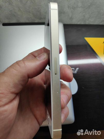 Телефон iPhone 5s