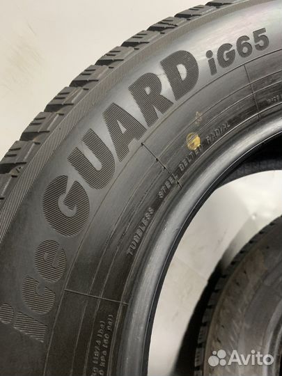 Yokohama Ice Guard IG65 215/65 R16