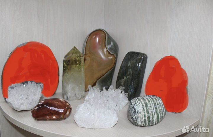 Минералы и камни разные аметисты,цитрины, малахит