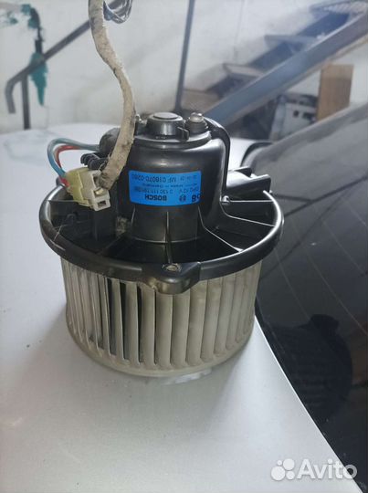 Мотор печки Mitsubishi Carisma 2001