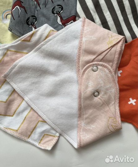 Новые нагрудники 5 штук любые