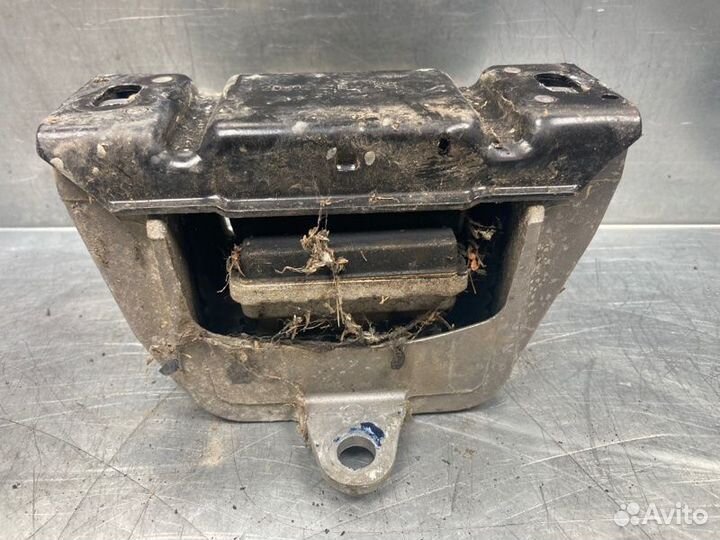 Опора кпп левая Volkswagen Golf 4 1997-2005