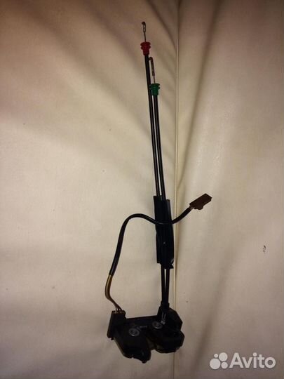 Форд Фьюжн Фиеста. Замок крышки багажника