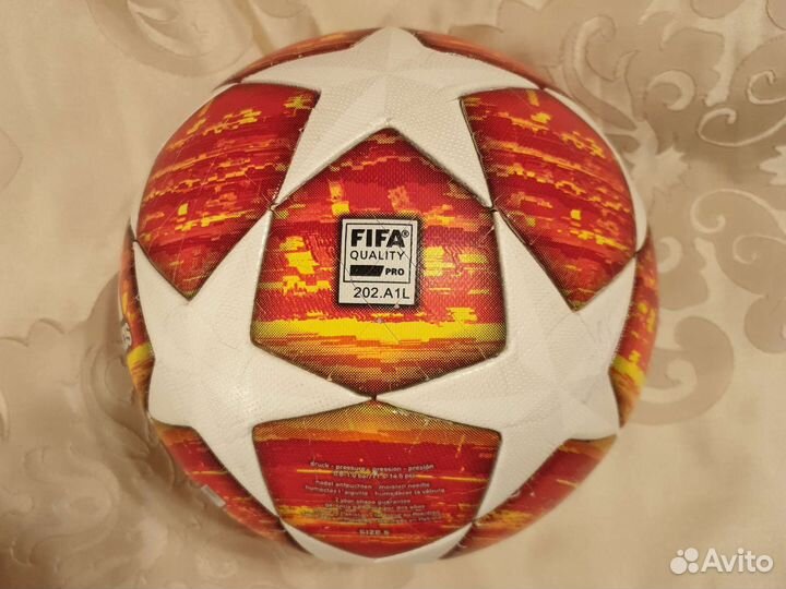 Футбольный мяч adidas лига чемпионов 2019