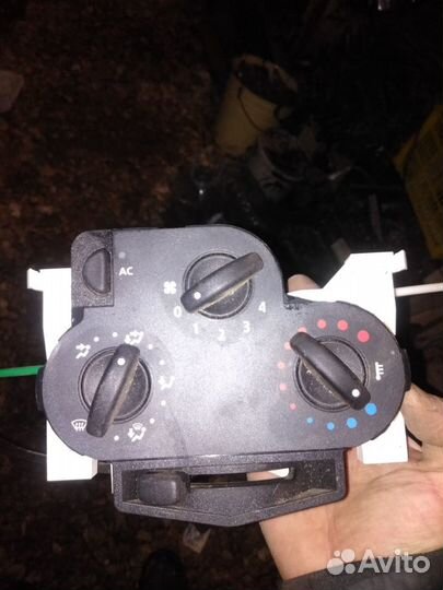 Блок управления печкой Рено Логан