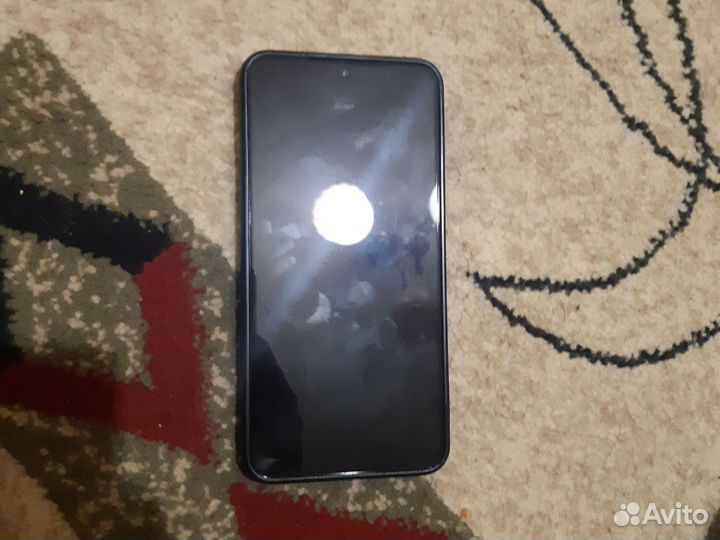 Samsung Galaxy S23, 8/256 ГБ