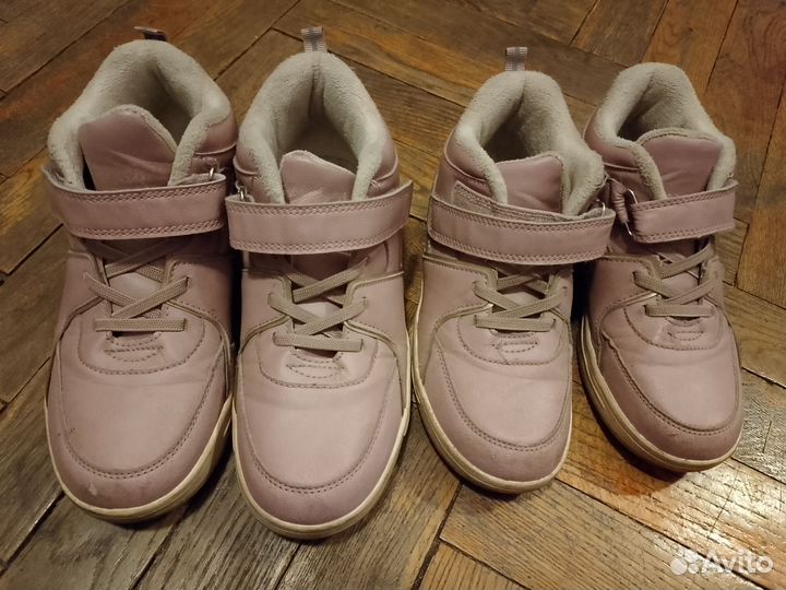 Обувь утепленную 32 и 36 Futurino