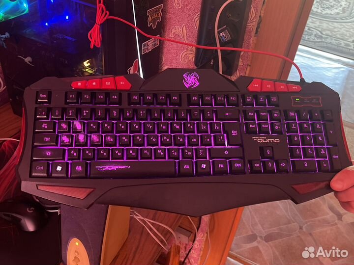 Клавиатура игровая и мышь игровая