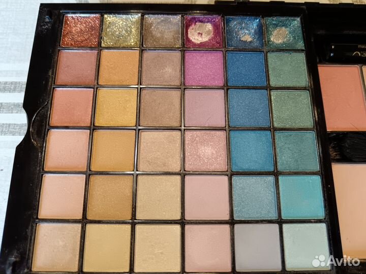 Набор косметики/ Палитра теней отличная Летуаль
