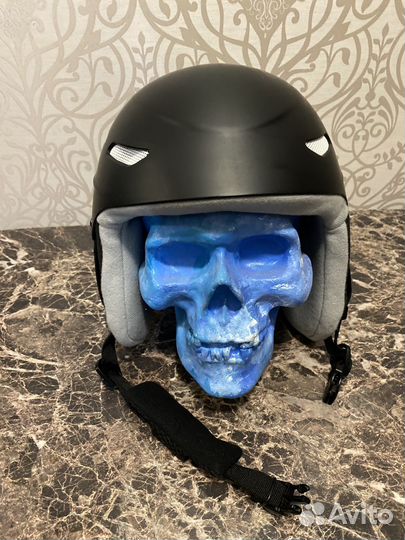 Горнолыжный шлем