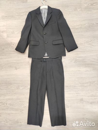 Пиджак и брюки для мальчика 134 серый как новый