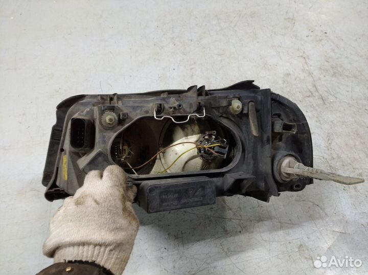 Фара правая Фольксваген Шаран