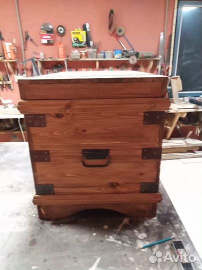 Сундук деревянный