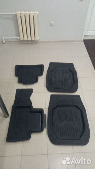 Автомобильные коврики на Ниссан Жук
