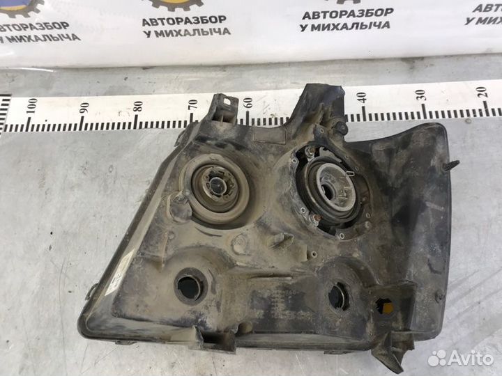 Фара передняя правая Chevrolet Tahoe GMT900