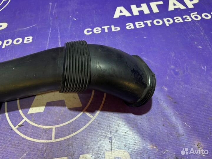 Патрубок воздушного фильтра Volkswagen Touareg 7L