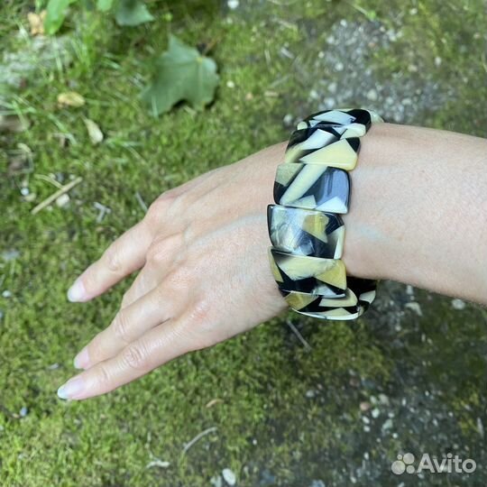 Браслет янтарный