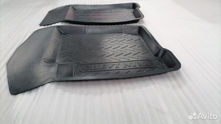 Коврики Шевроле Нива и Нива Трэвел резиновые перед
