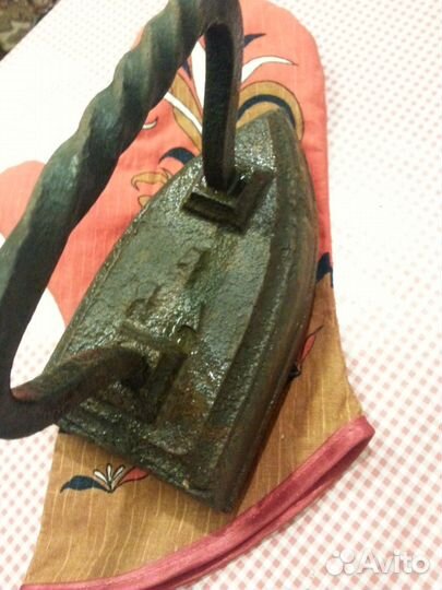 Утюг чугунный старинный