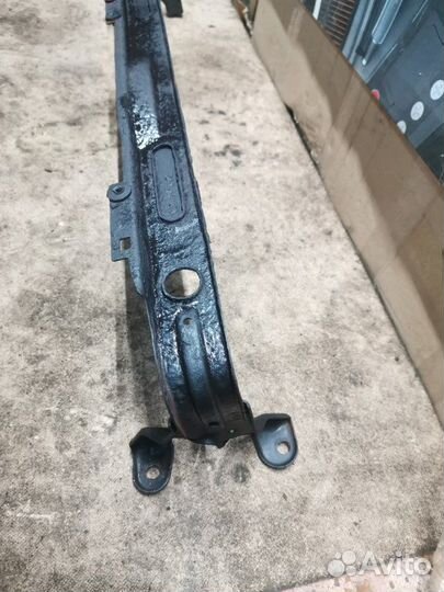 Планка радиатора Ford Focus 2 хетчбек 3 двери 2.0