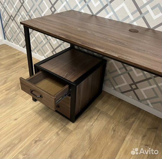 Стол письменный с тубочкой лофт