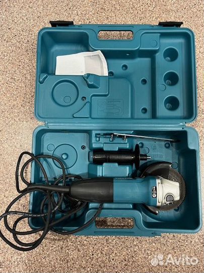 Болгарка (ушм) Makita GA5030, 720 Вт, 125 мм кейс