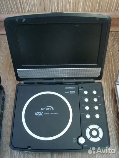 Портативные японские DVD плееры Digistance, Axion