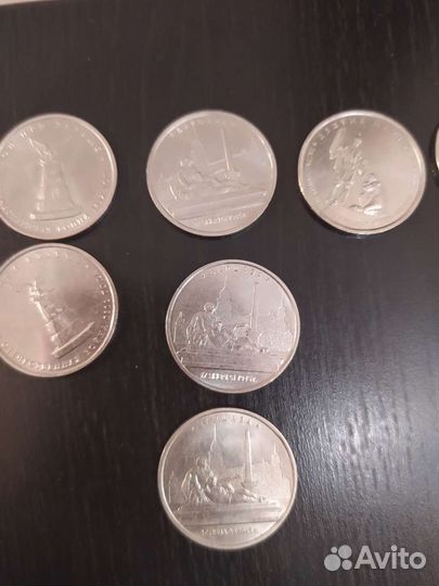 Юбилейные монеты