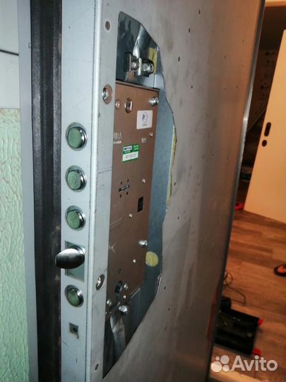 Вскрытие, замена, установка замков