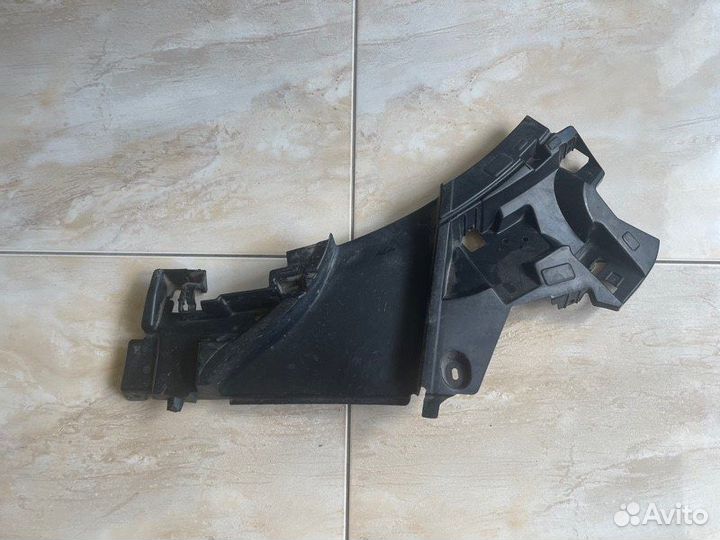 Кронштейн бампера передний правый Land Rover Range