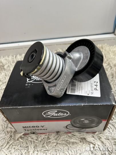 Натяжитель поликлинового ремня mercedes w204