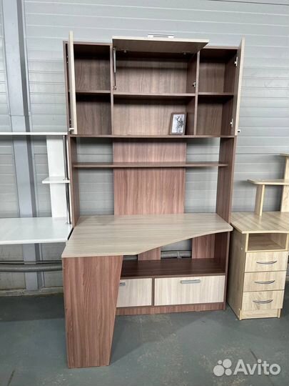 Компьютерный стол угловой