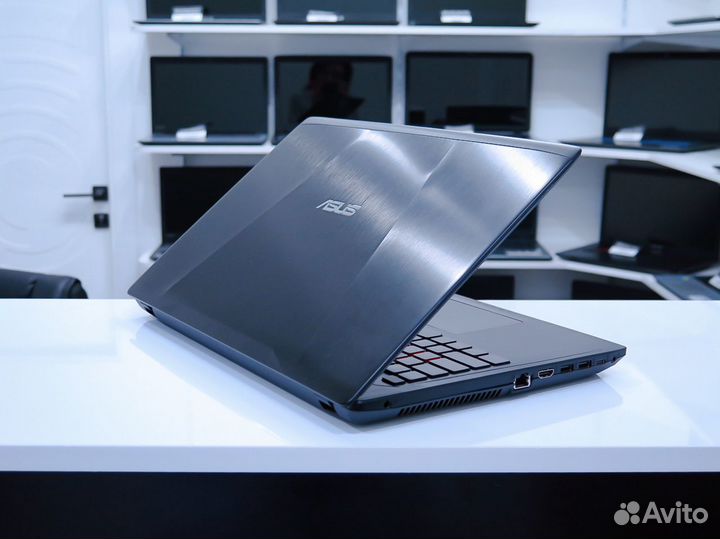Игровой ноутбук ROG i7-7700HQ/GTX 1060