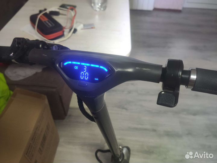 Электросамокат hiper Triumph X101