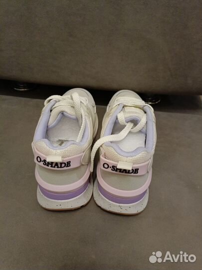Кроссовки на девочку