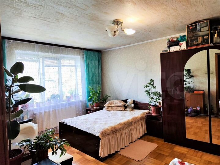 3-к. квартира, 81 м², 1/2 эт.