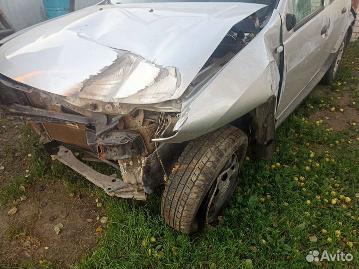 Renault Duster 1.6 МТ, 2015, битый, 120 888 км