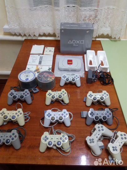Sony PlayStation One + Джойстики + 100 дисков