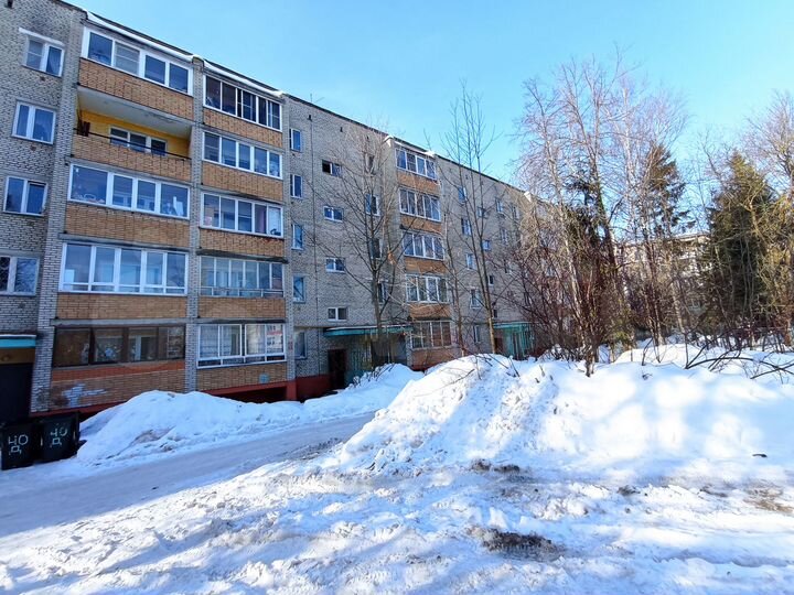 Доля в 2-к. квартире, 51 м², 5/5 эт.