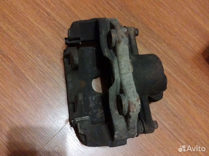 Супорта правый volkswagen polo 5