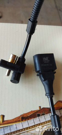 Датчик положения коленвала skoda