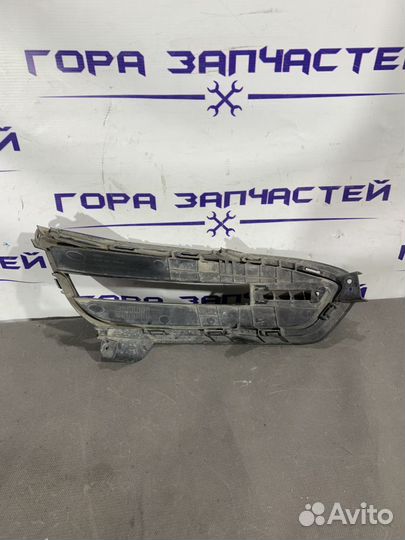 Решетка бампера переднего правая Geely Emgrand 7 F