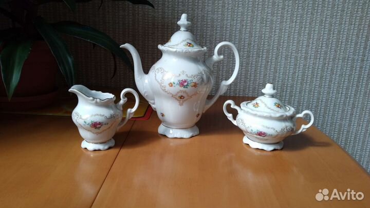 Чайно кофейный сервиз гдр.Резной.Не пользовались