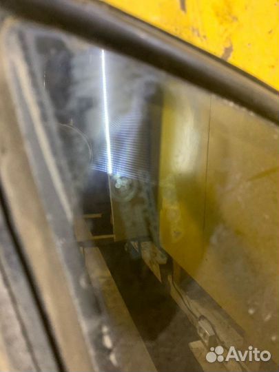 Форточка задняя правая Toyota Corolla 2006 - 2013