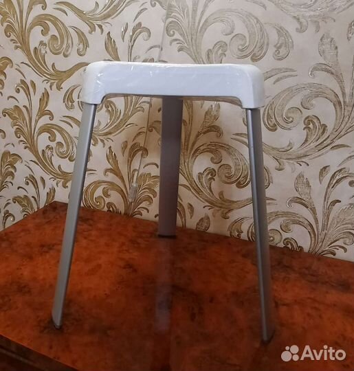 Новый табурет для ванной