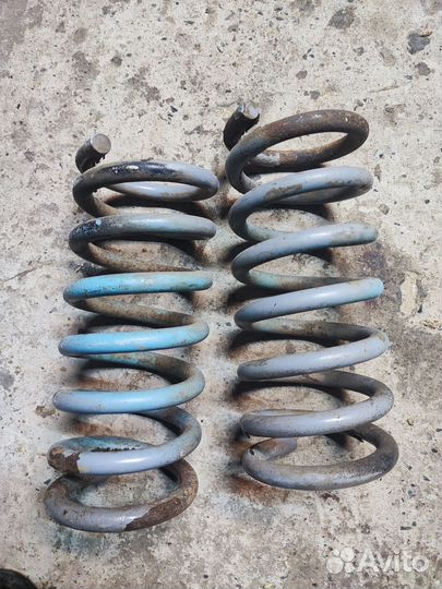 Пружины нива легенда