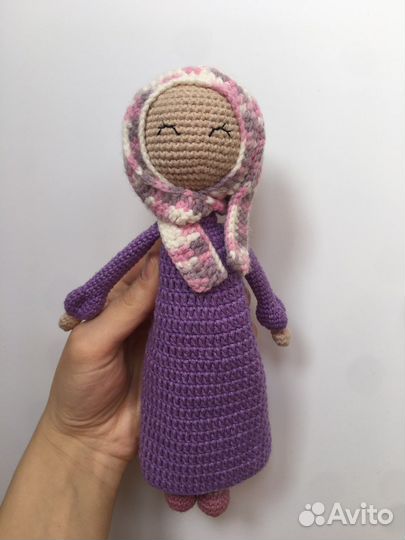 Вязанная кукла в хиджабе
