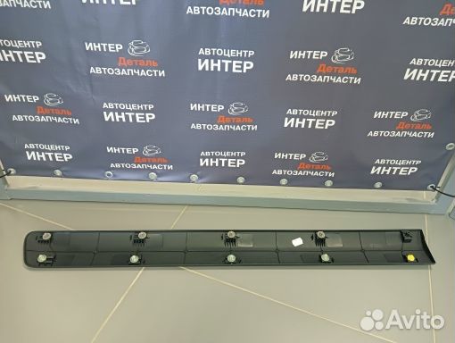 Молдинг передней двери правый 6001549299 largus